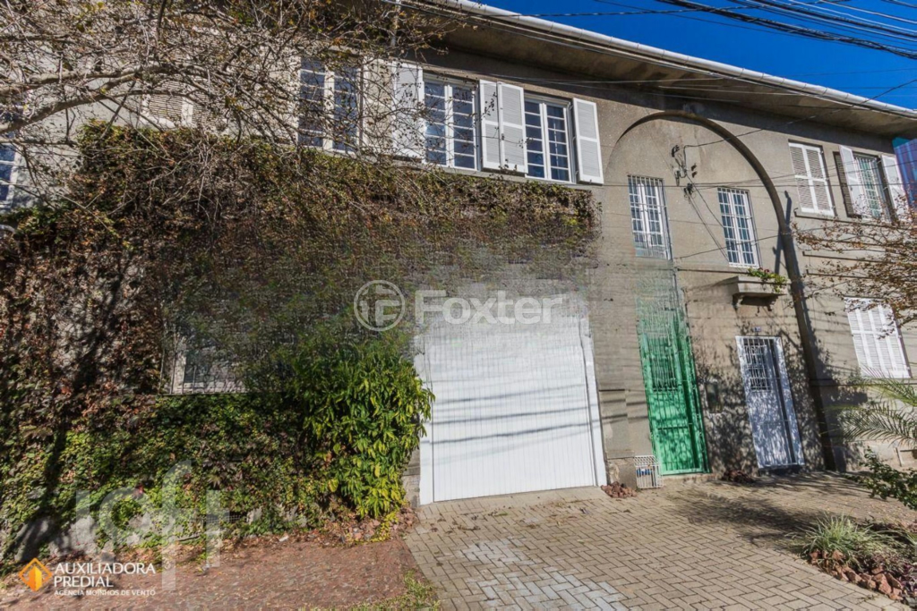 Casa à venda com 3 quartos, 150m² - Foto 1