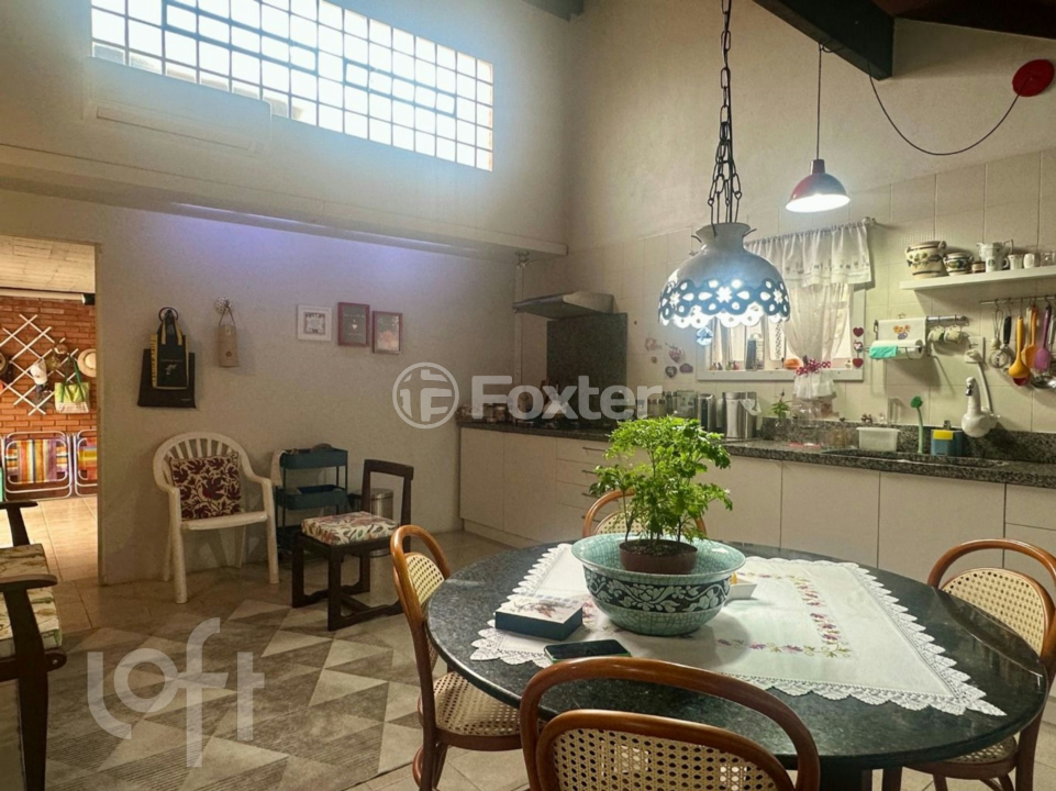 Casa à venda com 3 quartos, 128m² - Foto 2