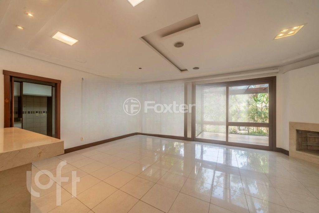Casa de Condomínio à venda com 3 quartos, 295m² - Foto 2