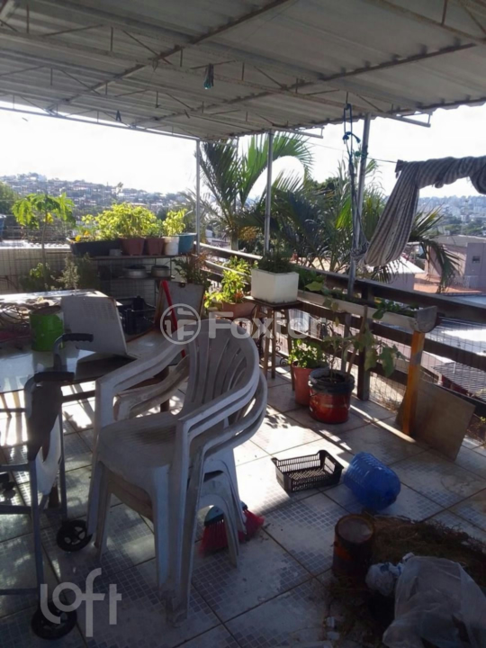 Casa à venda com 5 quartos, 140m² - Foto 3