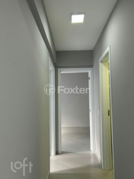 Apartamento à venda com 2 quartos, 62m² - Foto 11
