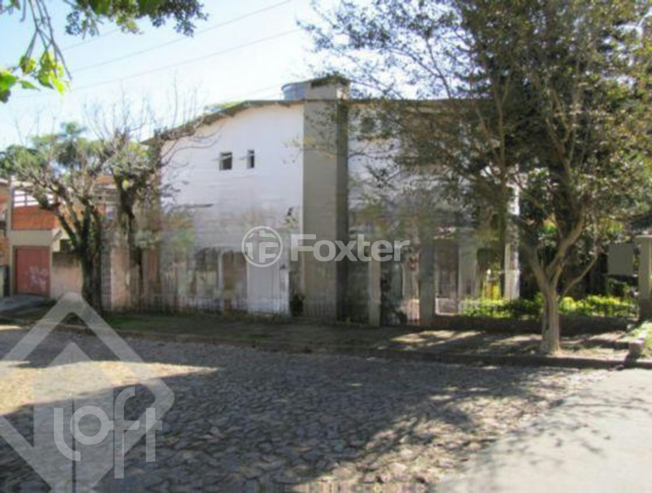 Casa à venda com 3 quartos, 200m² - Foto 1