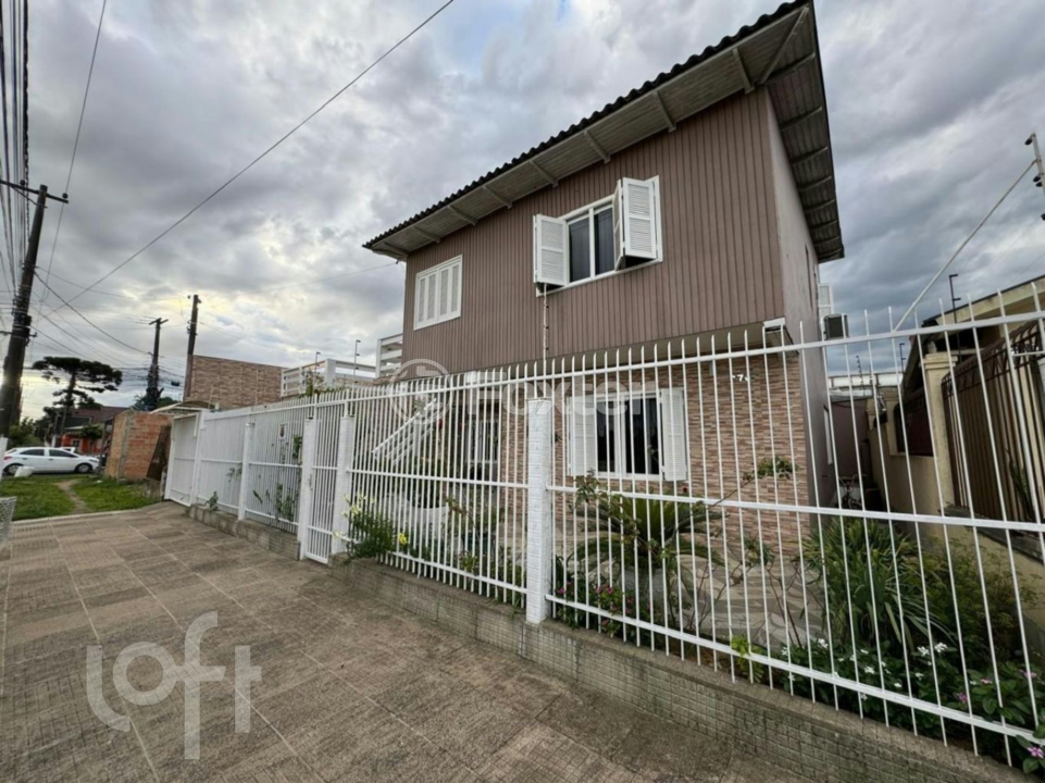 Casa à venda com 3 quartos, 135m² - Foto 2