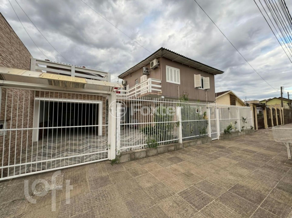 Casa à venda com 3 quartos, 135m² - Foto 1