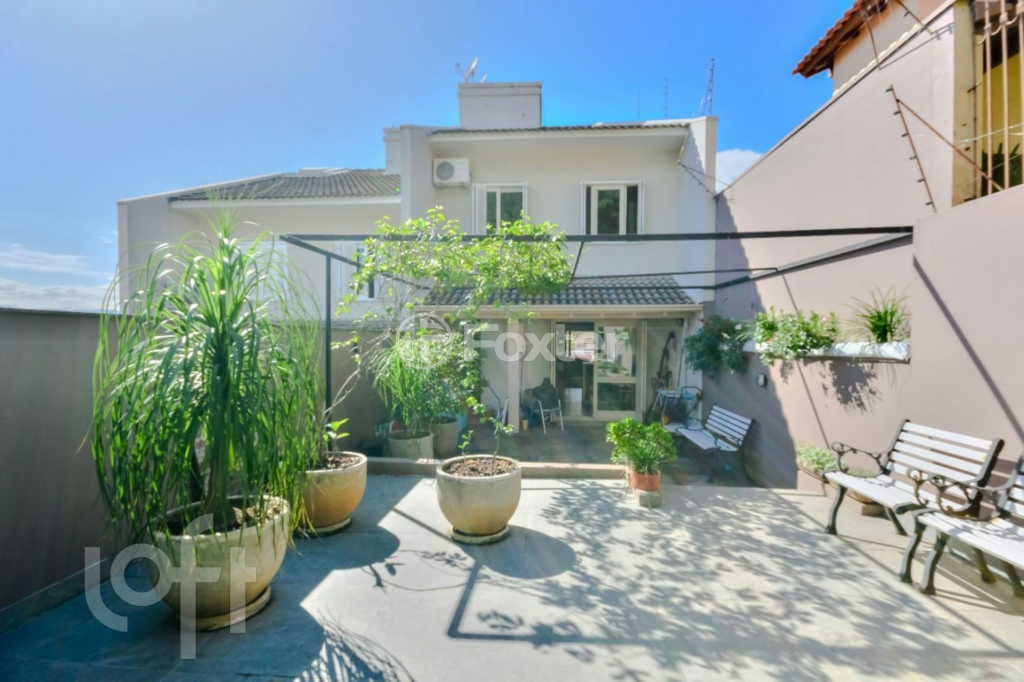 Casa à venda com 3 quartos, 157m² - Foto 2