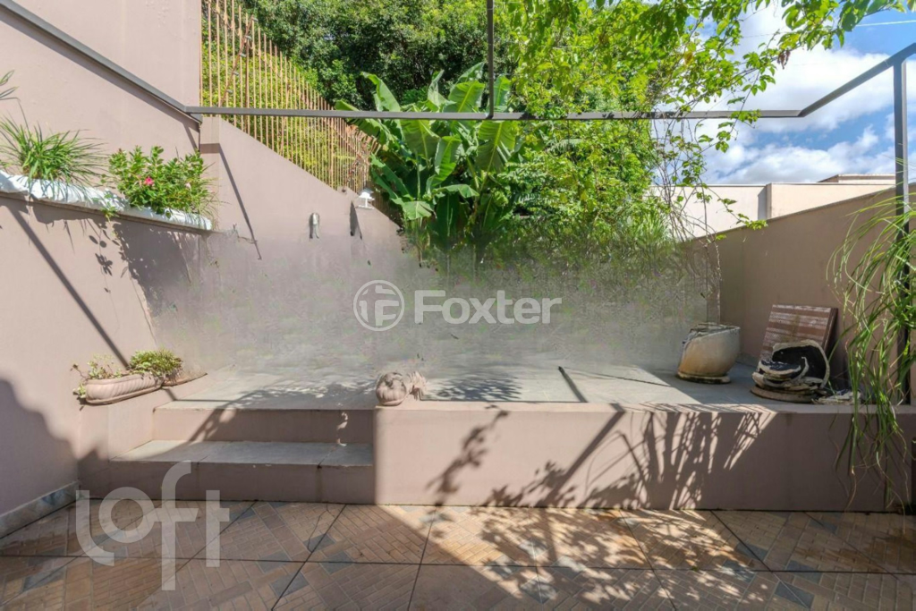 Casa à venda com 3 quartos, 157m² - Foto 1