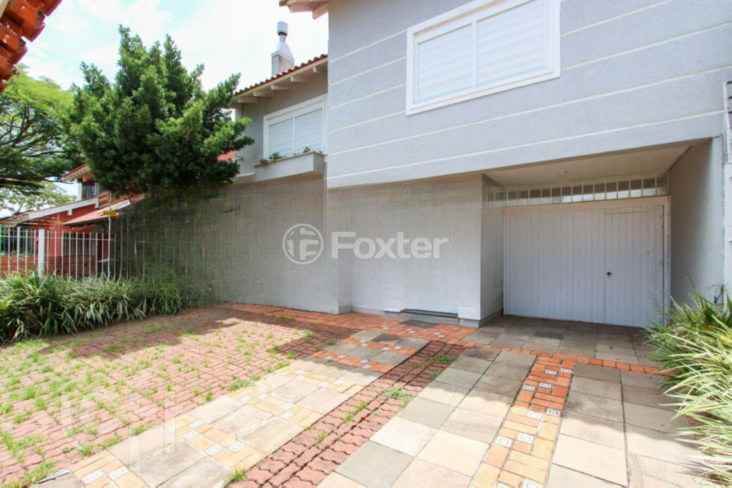 Casa à venda com 4 quartos, 348m² - Foto 1