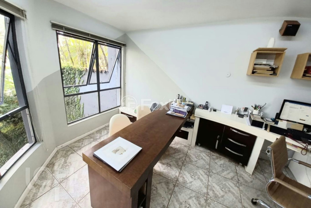 Casa à venda com 4 quartos, 200m² - Foto 28
