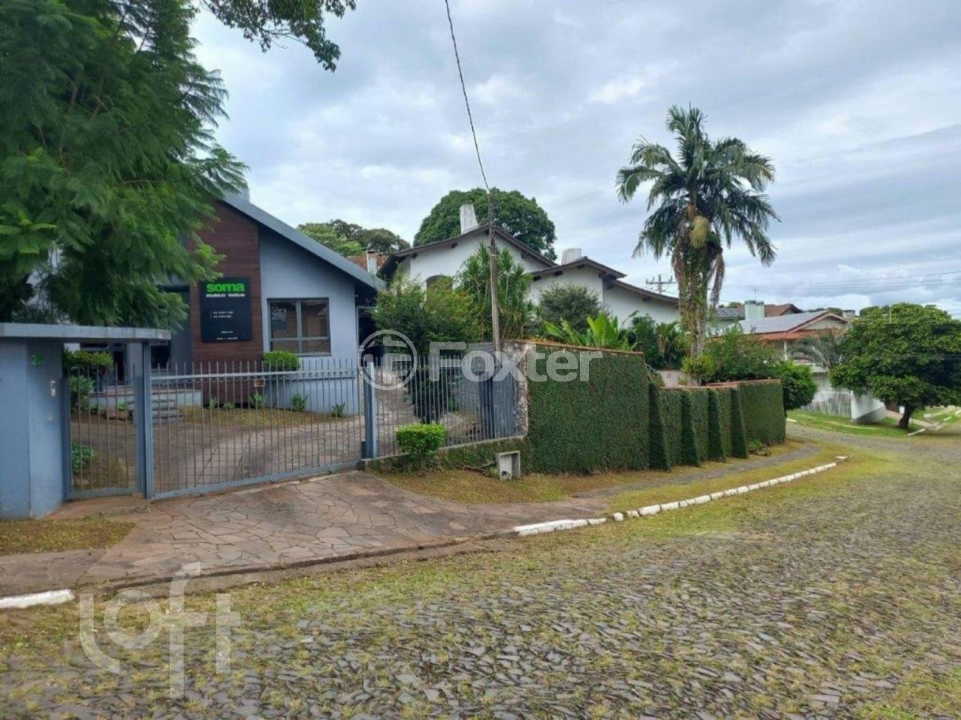 Casa à venda com 4 quartos, 200m² - Foto 1