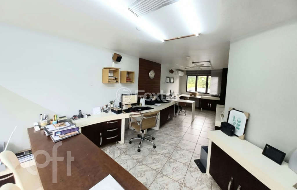 Casa à venda com 4 quartos, 200m² - Foto 27