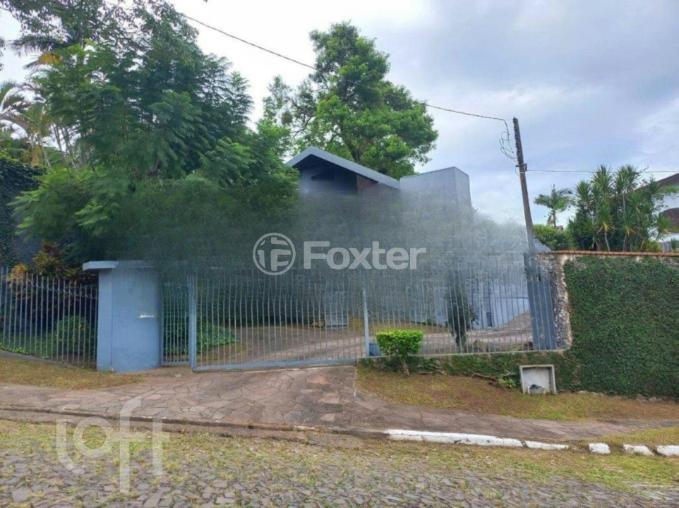 Casa à venda com 4 quartos, 200m² - Foto 2