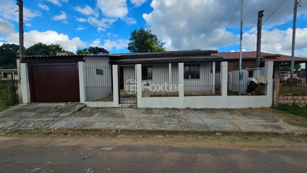 Casa à venda com 3 quartos, 145m² - Foto 1