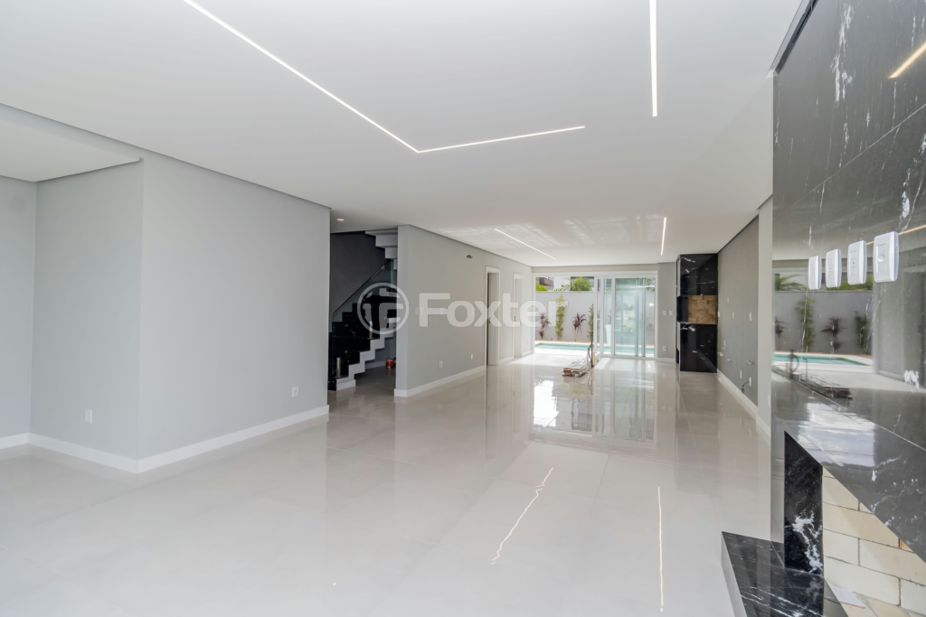 Casa de Condomínio à venda com 4 quartos, 26873m² - Foto 3