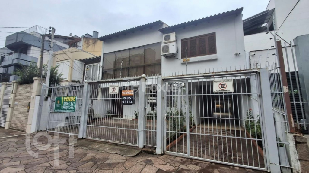 Casa à venda com 4 quartos, 344m² - Foto 1