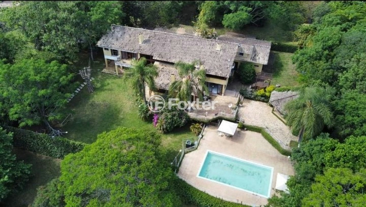 Casa à venda com 4 quartos, 915m² - Foto 2