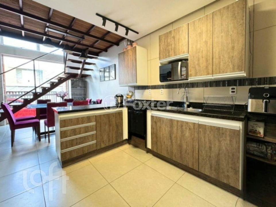 Casa à venda com 3 quartos, 160m² - Foto 4