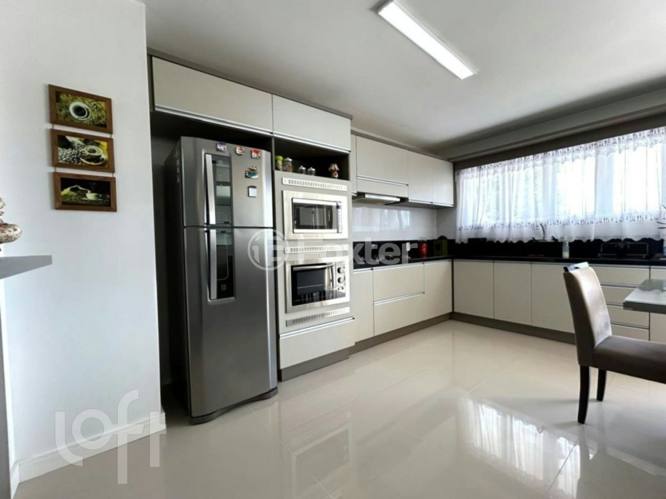 Casa à venda com 4 quartos, 376m² - Foto 28