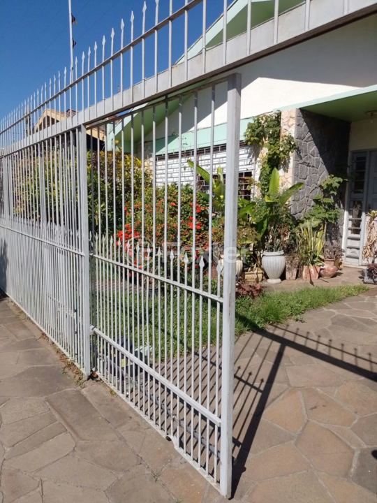 Casa à venda com 3 quartos, 162m² - Foto 1