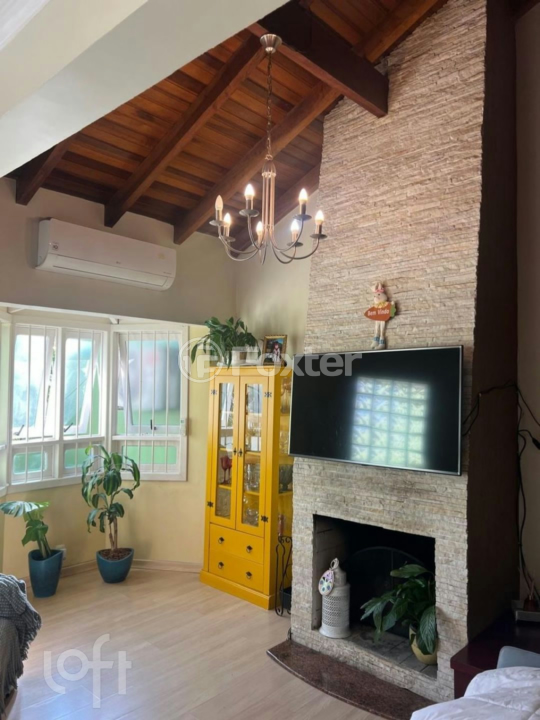 Casa à venda com 3 quartos, 235m² - Foto 2