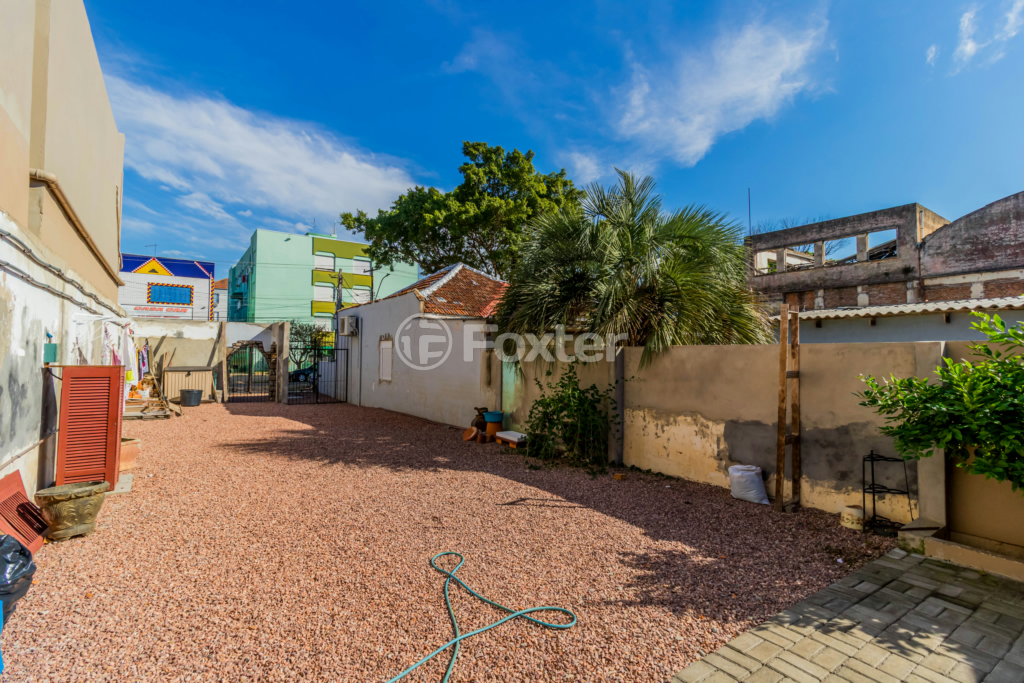 Casa à venda com 5 quartos, 228m² - Foto 2