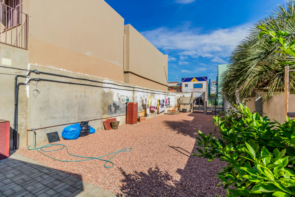 Casa à venda com 5 quartos, 228m² - Foto 3