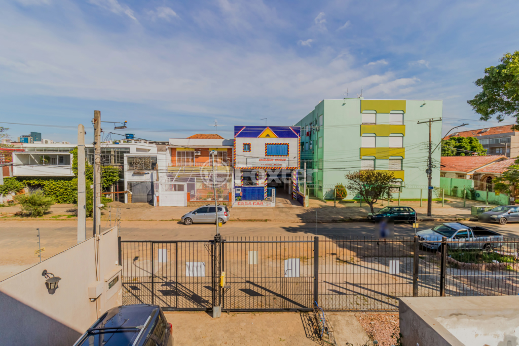 Casa à venda com 5 quartos, 228m² - Foto 9
