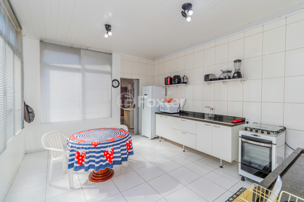 Casa à venda com 5 quartos, 228m² - Foto 28