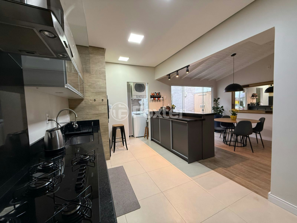 Casa de Condomínio à venda com 3 quartos, 115m² - Foto 2