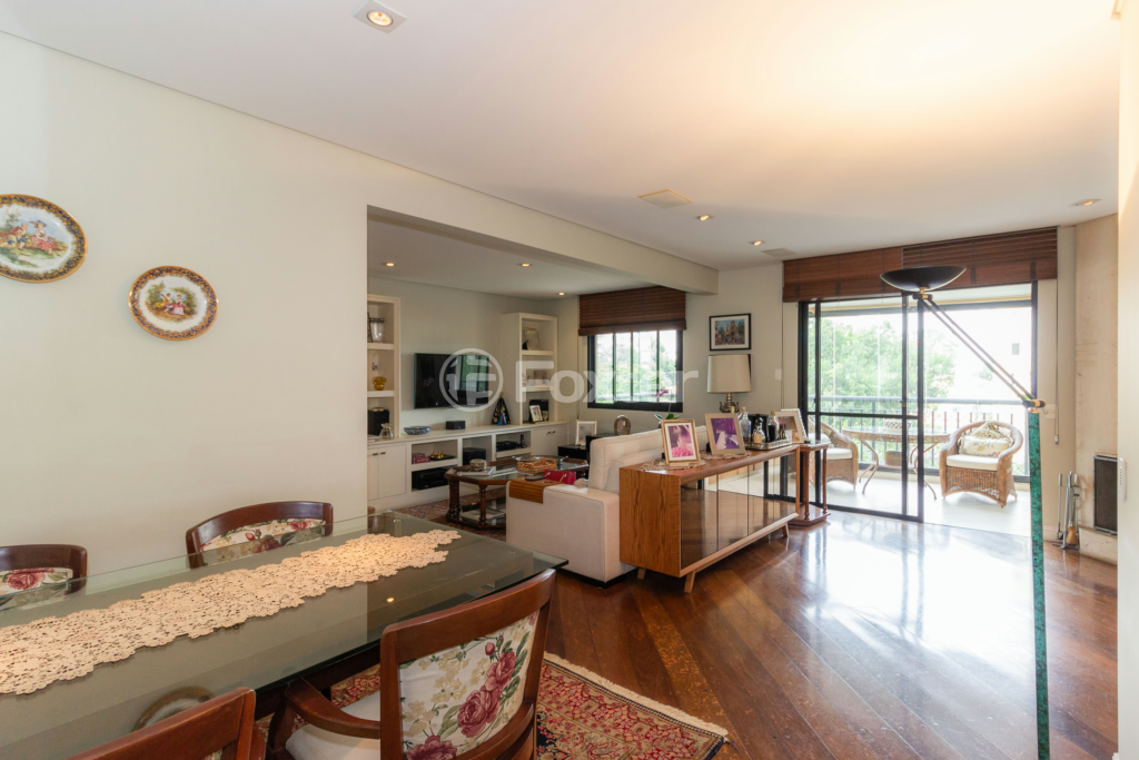 Apartamento à venda com 2 quartos, 107m² - Foto 2