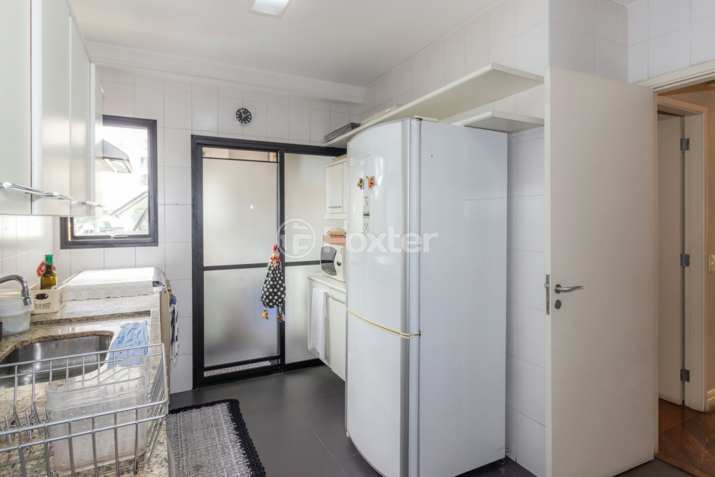 Apartamento à venda com 2 quartos, 107m² - Foto 31