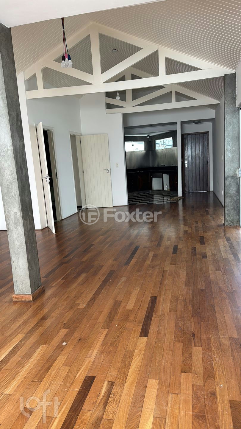 Casa à venda com 2 quartos, 220m² - Foto 1
