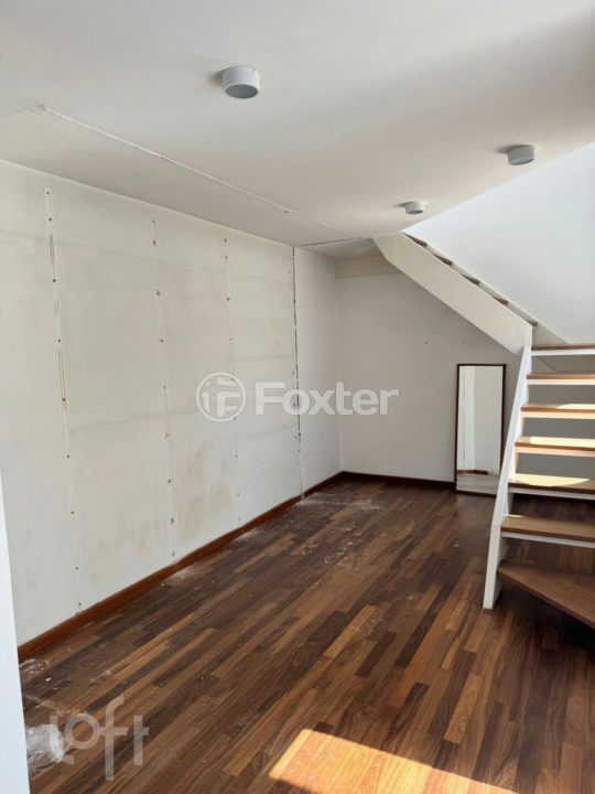 Casa à venda com 2 quartos, 220m² - Foto 4