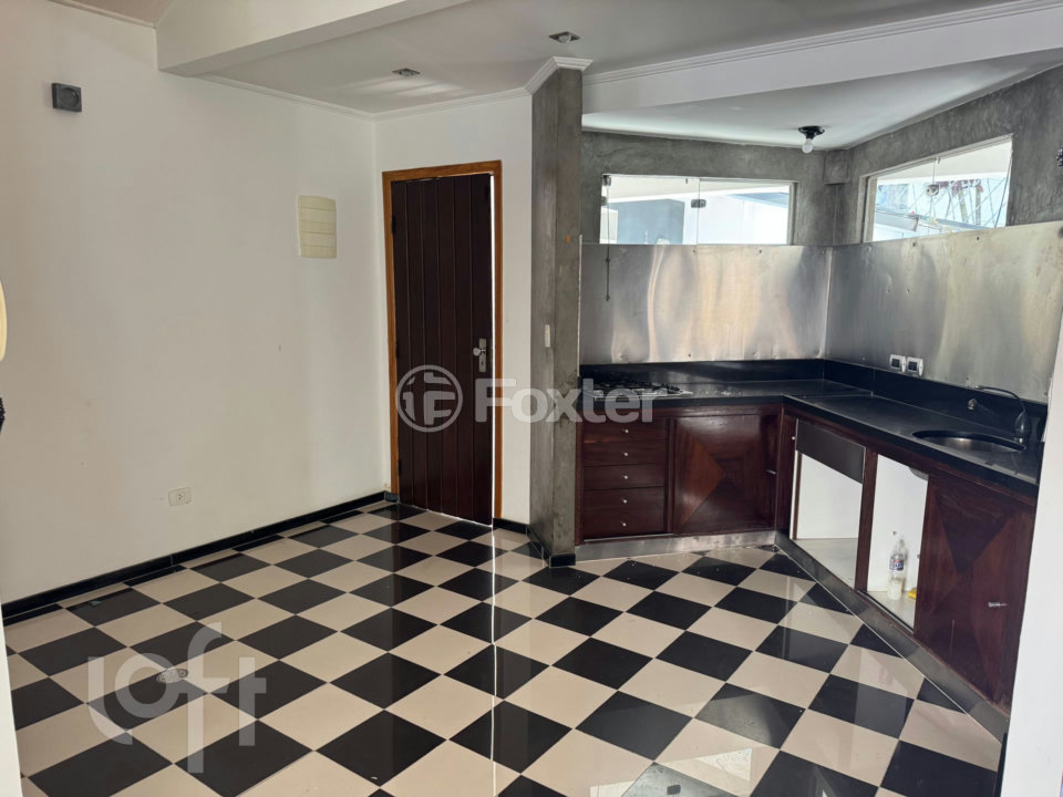 Casa à venda com 2 quartos, 220m² - Foto 2
