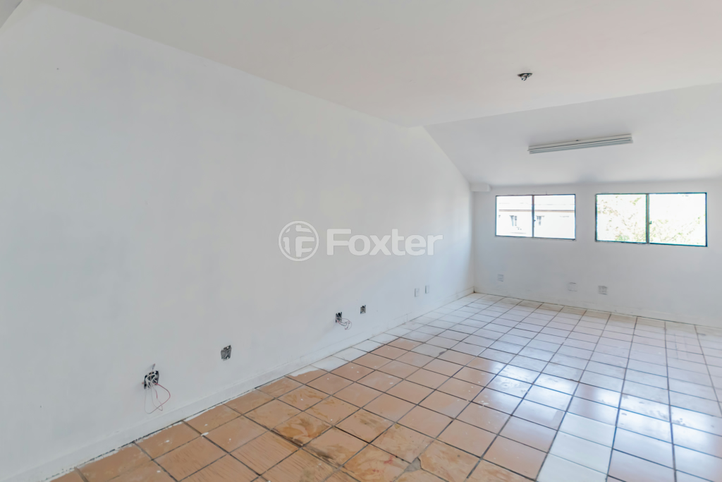 Casa à venda com 2 quartos, 279m² - Foto 2