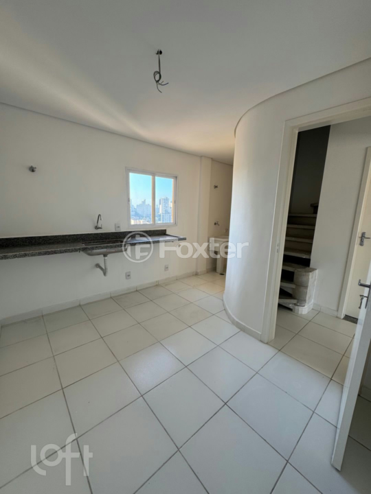 Apartamento à venda com 3 quartos, 153m² - Foto 8