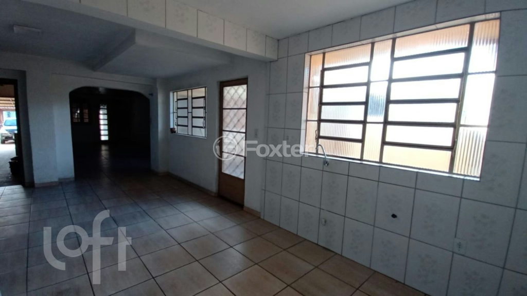 Casa à venda com 4 quartos, 220m² - Foto 2