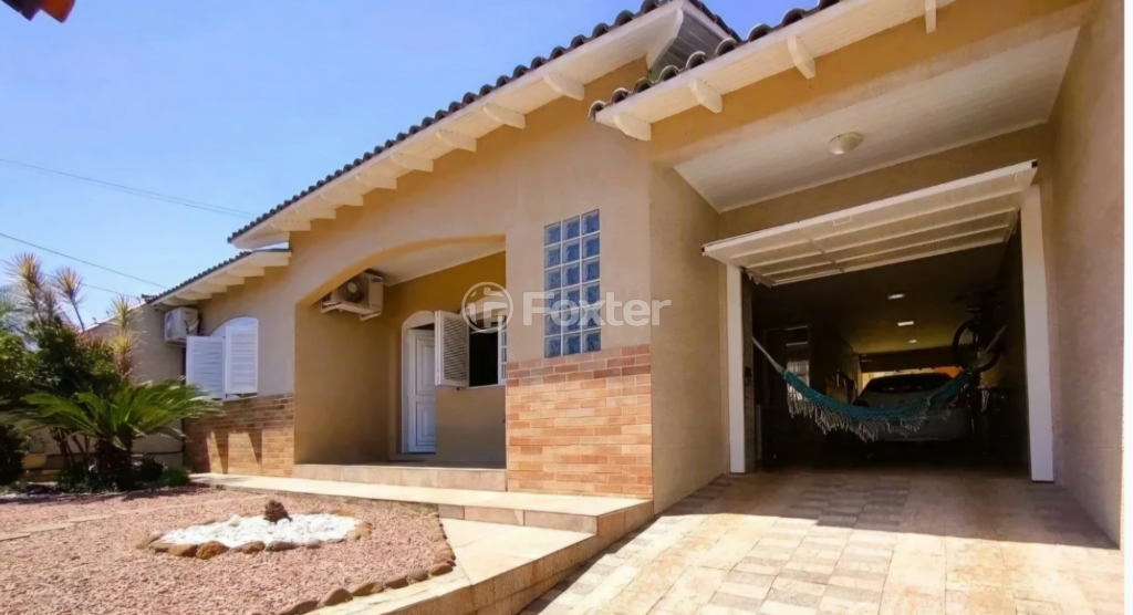 Casa à venda com 3 quartos, 145m² - Foto 1