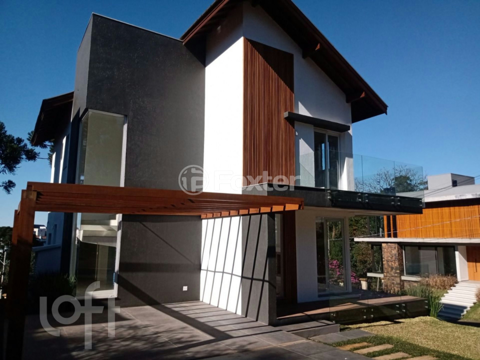 Casa à venda com 3 quartos, 207m² - Foto 1