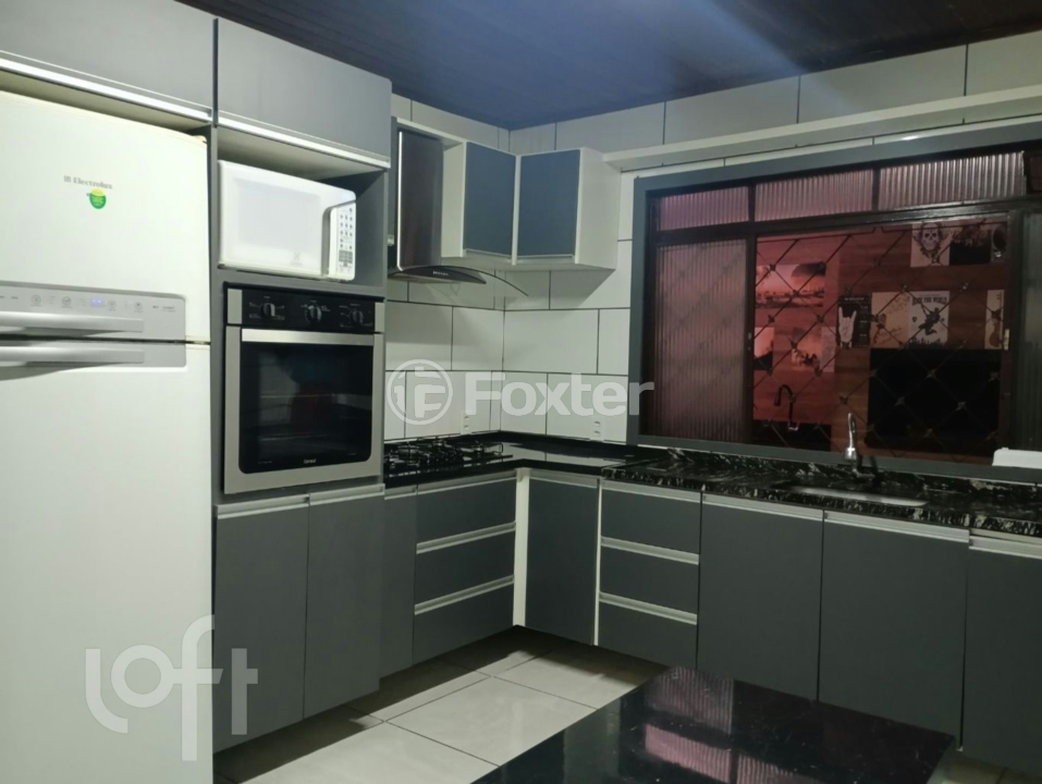 Casa à venda com 3 quartos, 133m² - Foto 1