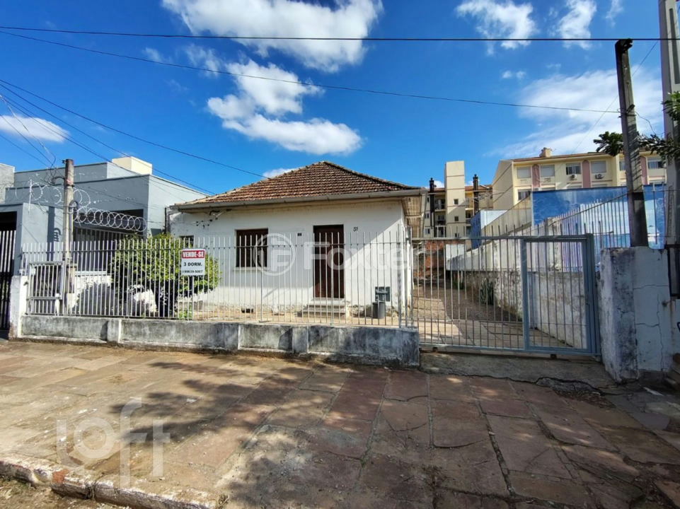 Casa à venda com 3 quartos, 78m² - Foto 1
