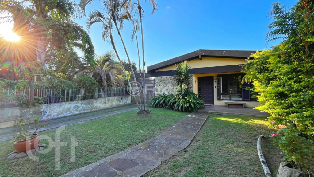 Casa à venda com 3 quartos, 135m² - Foto 1