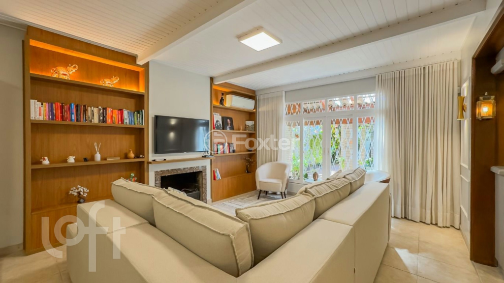 Casa à venda com 6 quartos, 350m² - Foto 1