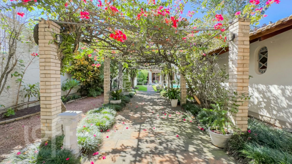 Casa à venda com 6 quartos, 350m² - Foto 68