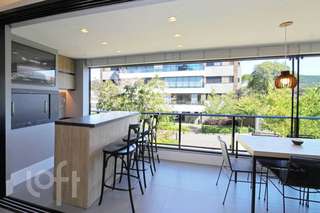 Apartamento à venda com 3 quartos, 162m² - Foto 2