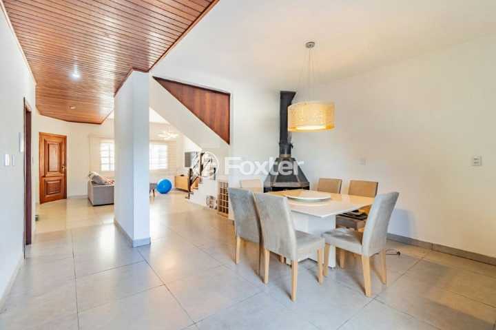 Casa à venda com 3 quartos, 140m² - Foto 3