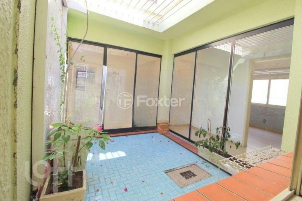Casa à venda com 8 quartos, 330m² - Foto 12