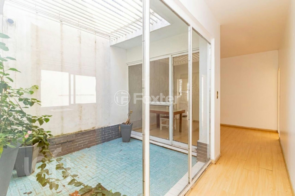 Casa à venda com 8 quartos, 330m² - Foto 14