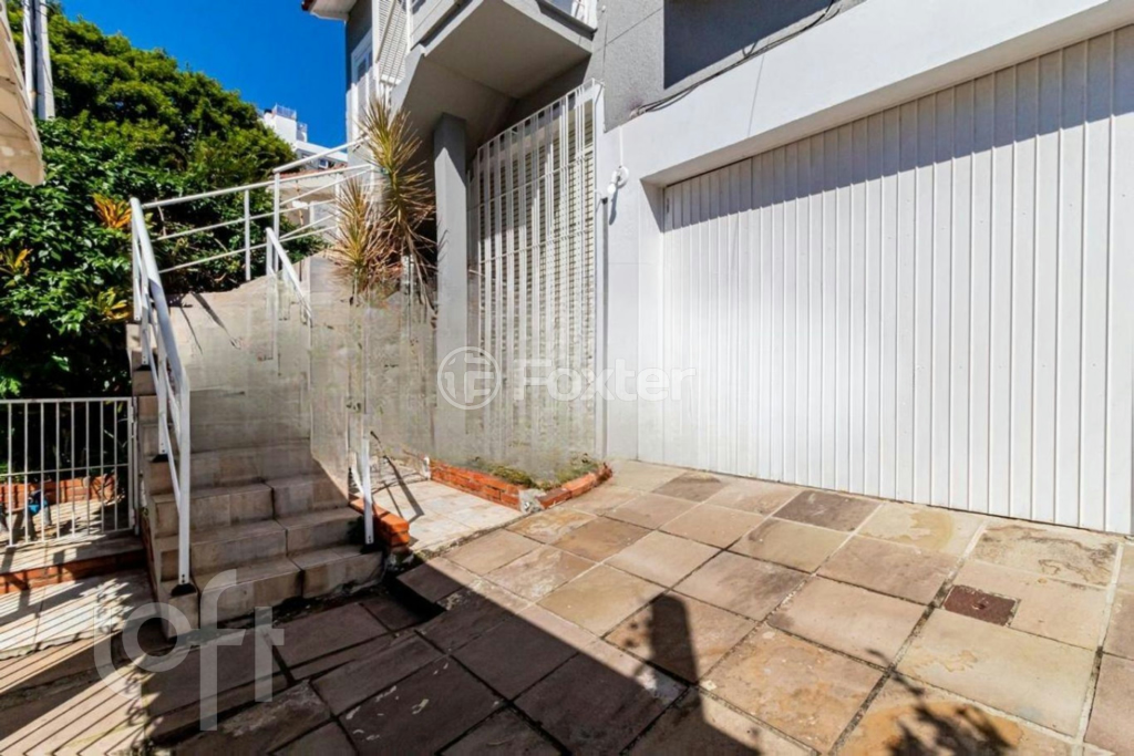 Casa à venda com 8 quartos, 330m² - Foto 4