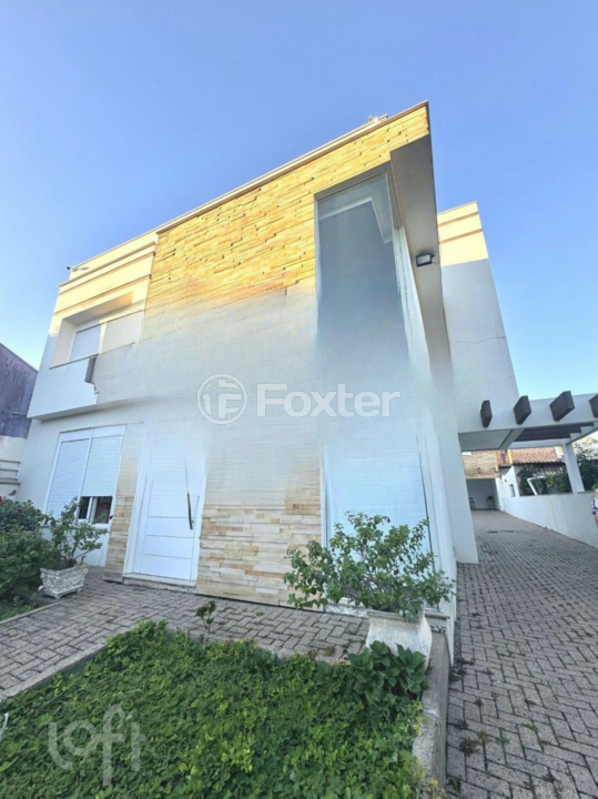Casa à venda com 3 quartos, 200m² - Foto 1