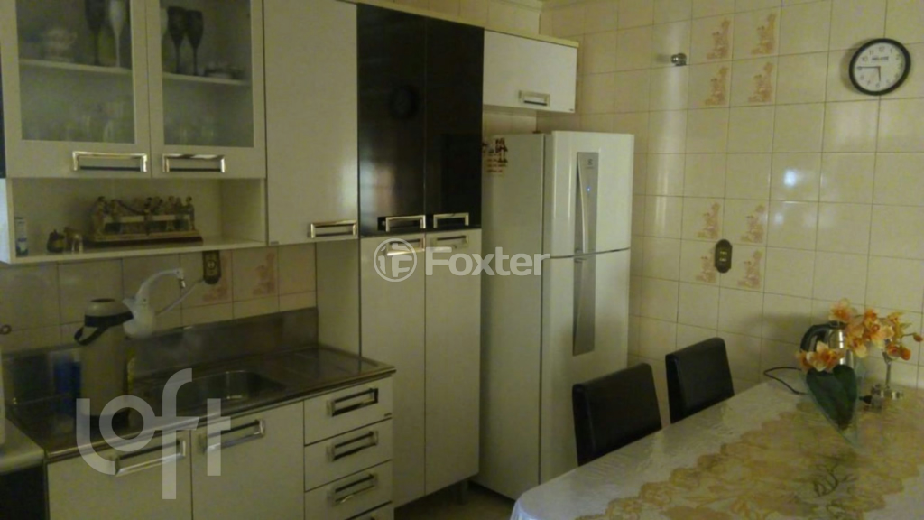 Casa à venda com 3 quartos, 150m² - Foto 1